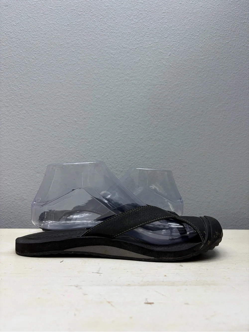 Keen Barbados Black Slide Sandals Size 8